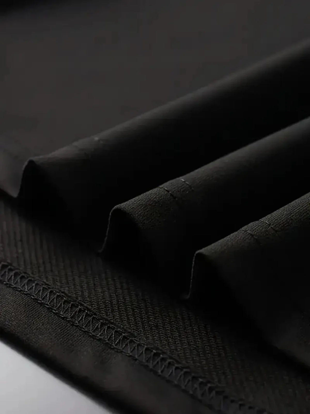 Men's Crew Neck T-Shirt, Loose Version Black Lightweight Cotton